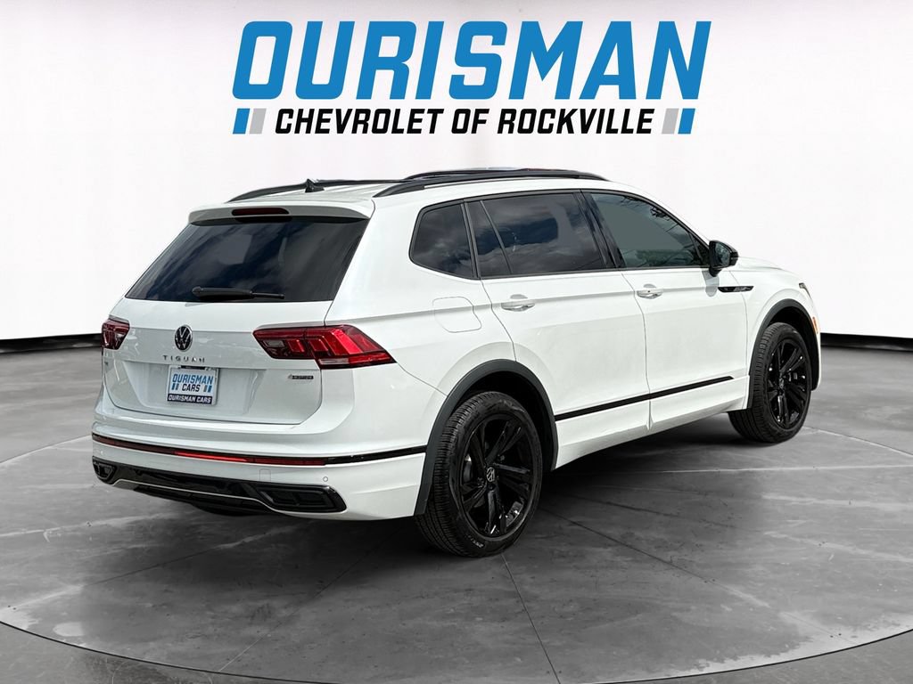 Used 2024 Volkswagen Tiguan SE R-Line AWD/4WD image 6