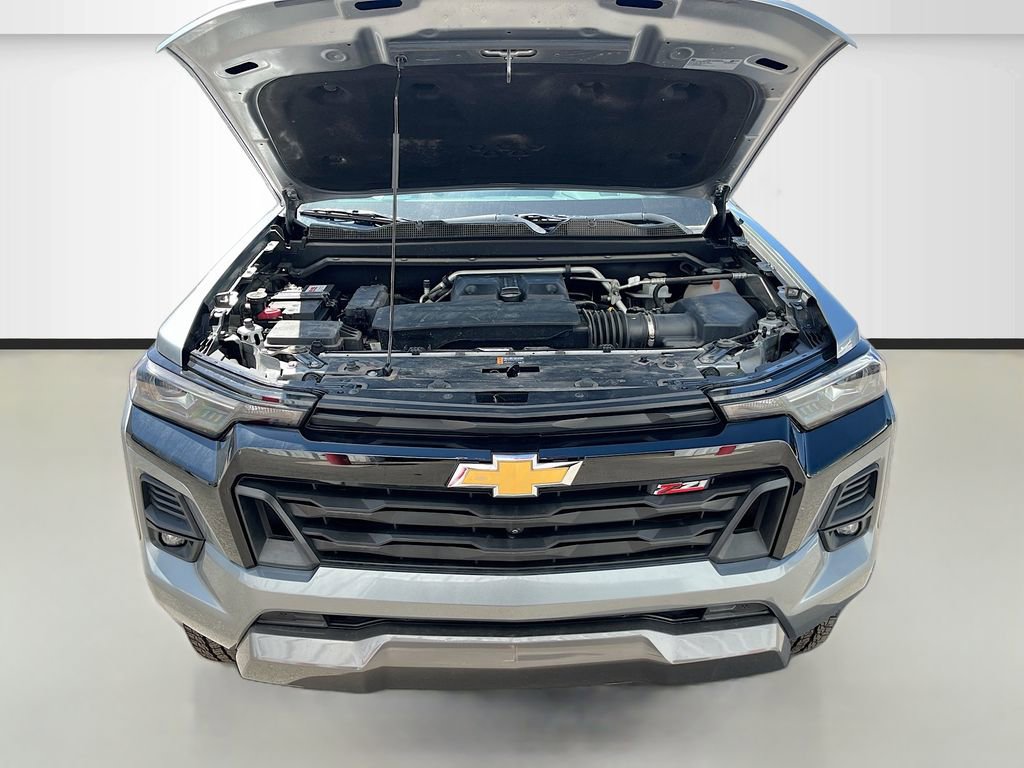 Used 2024 Chevrolet Colorado Z71 w/ Z71 Convenience Package 2 AWD/4WD image 32