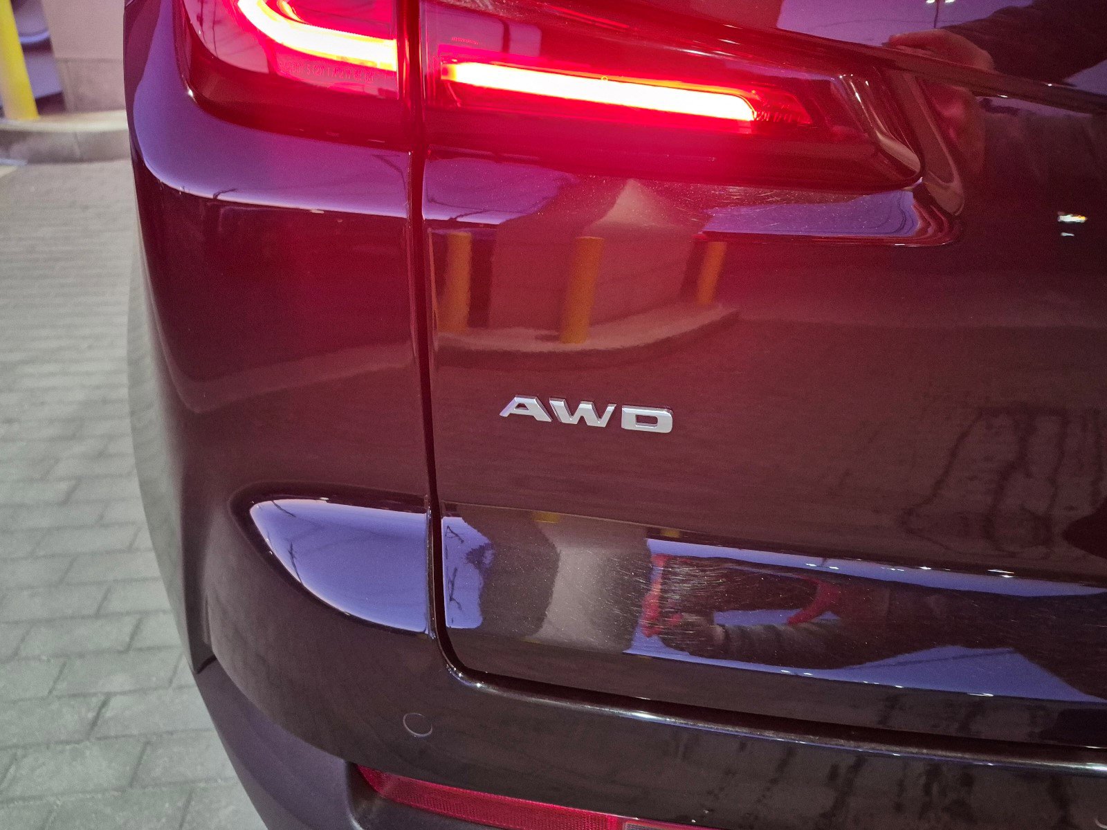 Certified 2023 Cadillac XT4 Luxury w/ Cold Weather Package image 11