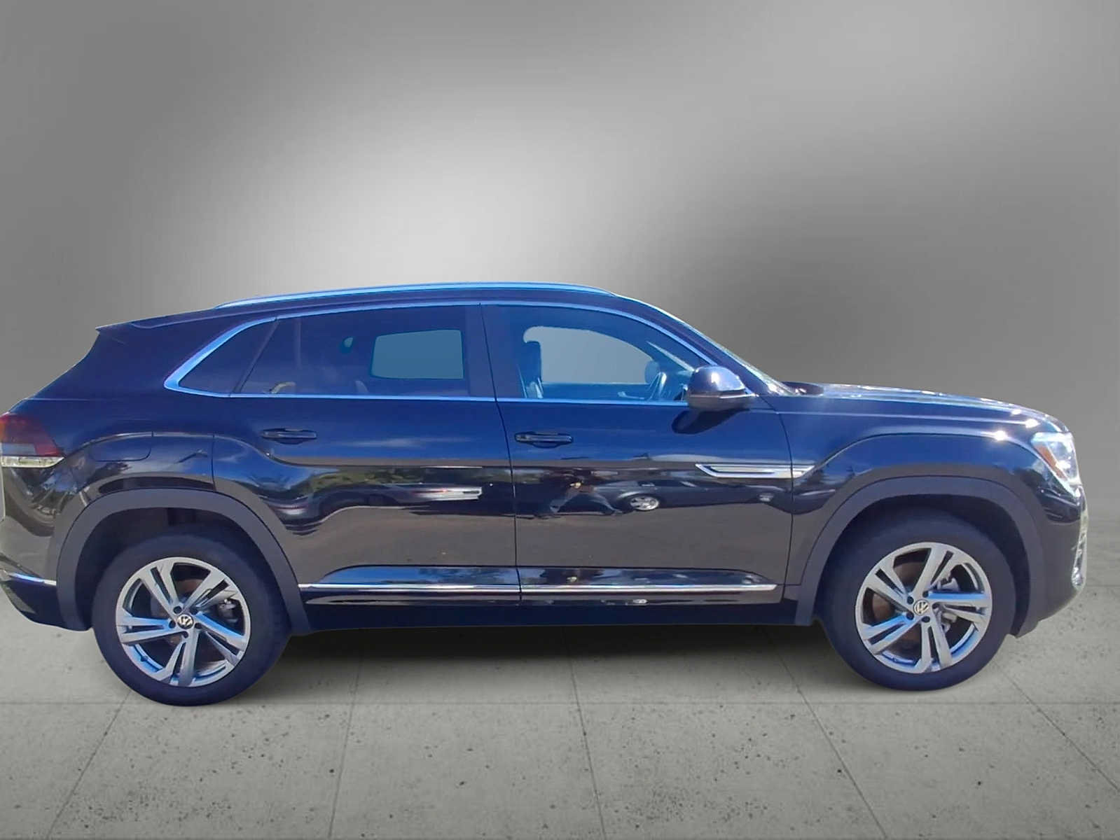 Used 2024 Volkswagen Atlas Cross Sport SEL R-Line AWD/4WD image 9