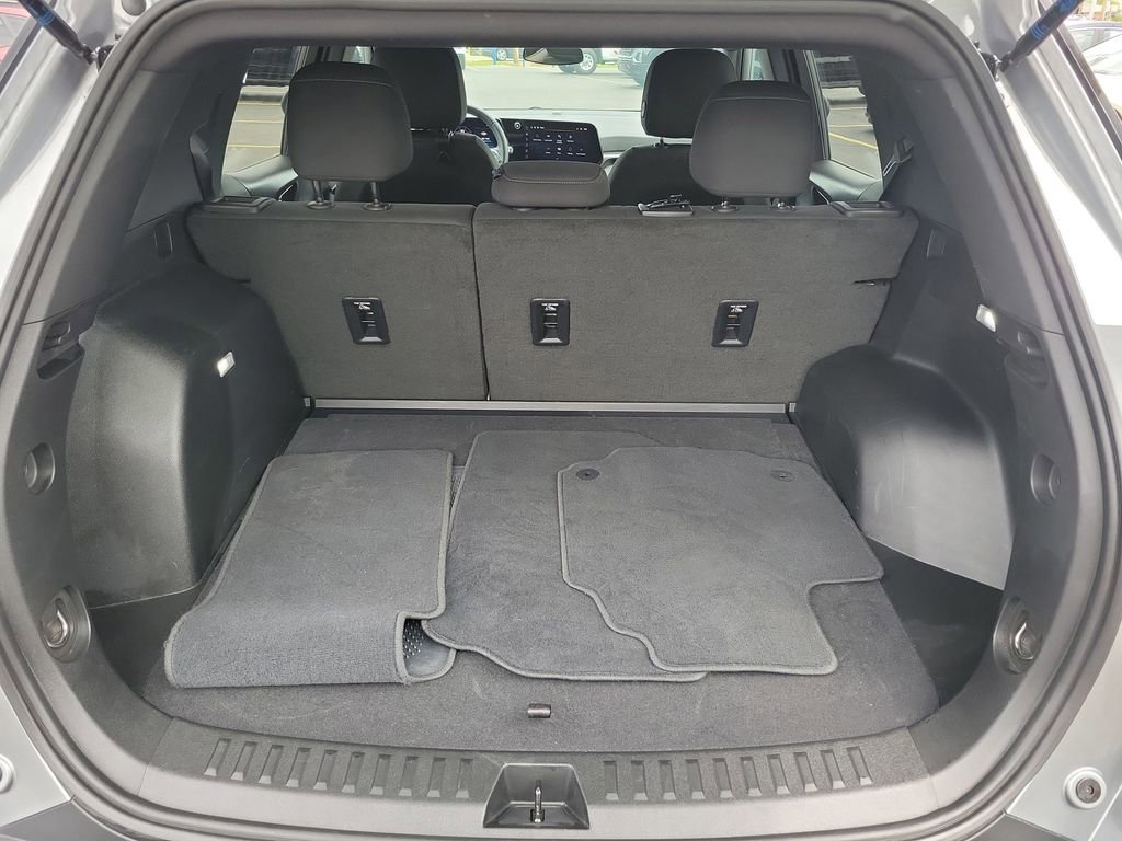 Certified 2025 Chevrolet Equinox LT FWD image 10