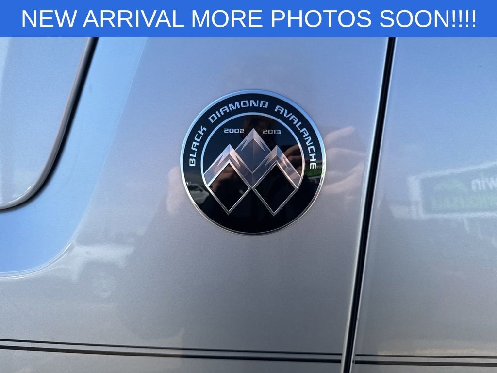 Used 2013 Chevrolet Avalanche LTZ AWD/4WD image 11