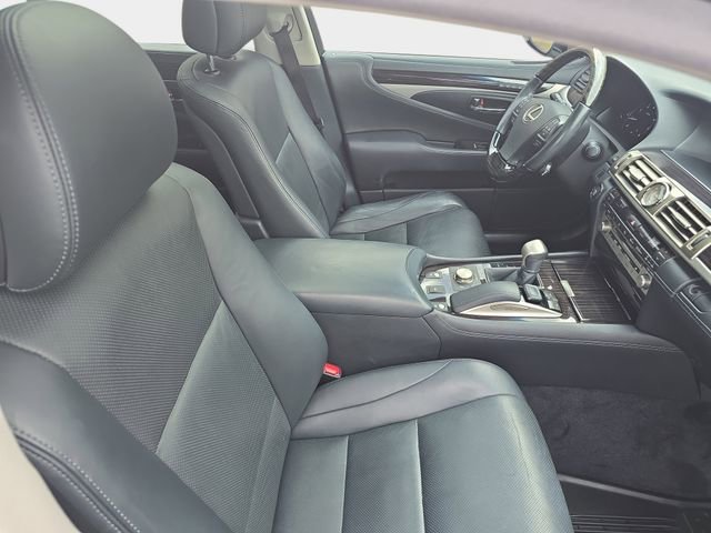 Used 2017 Lexus LS 460 AWD w/ Comfort Package image 12