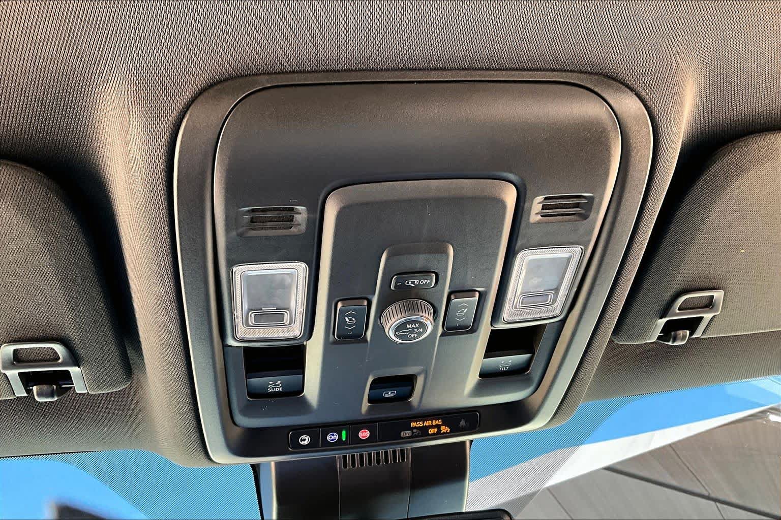 Used 2025 Chevrolet Tahoe RST w/ Comfort Package AWD/4WD image 33