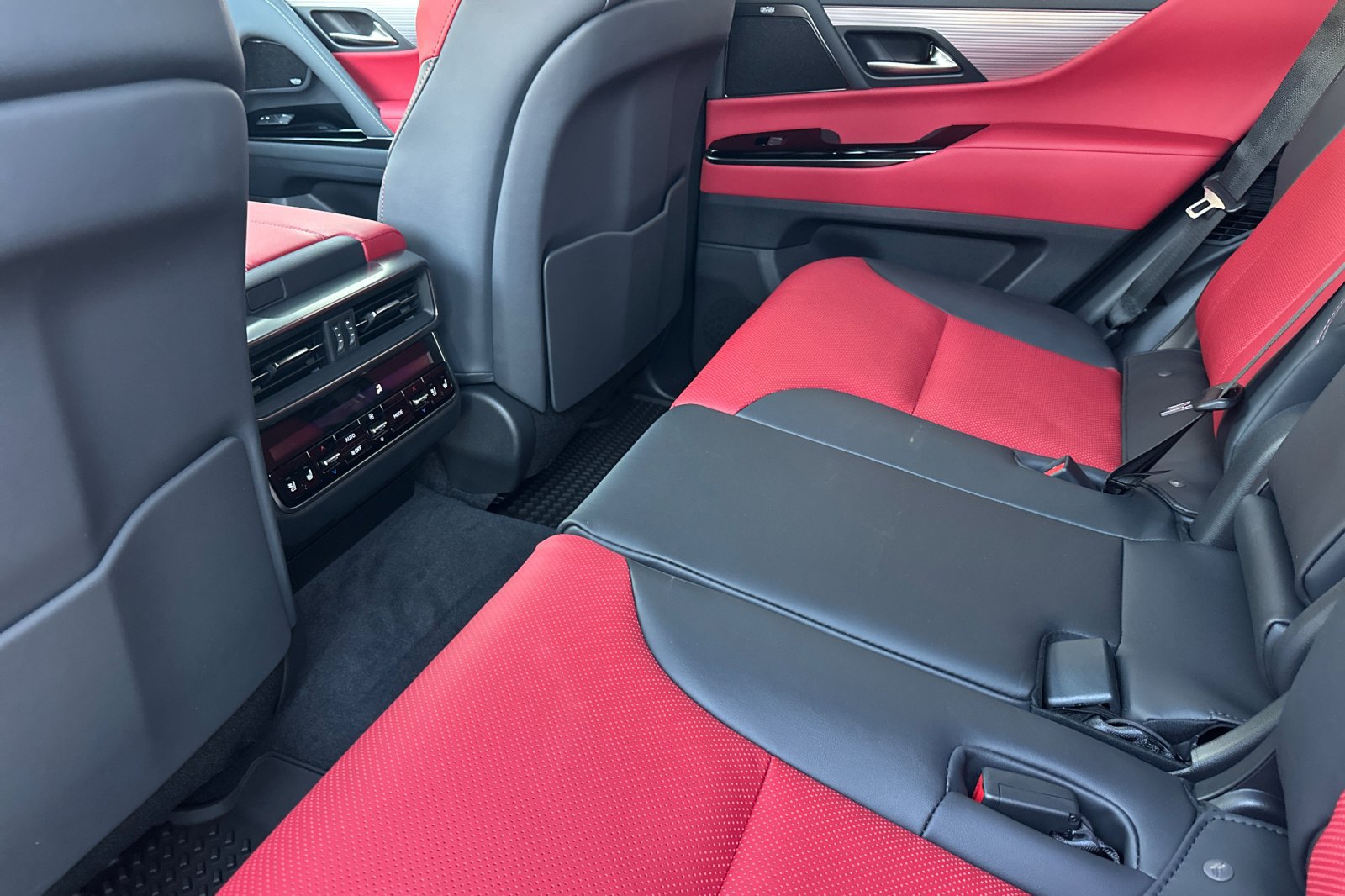 New 2026 Lexus LX 600 F Sport w/ Accessory Package (2T) AWD/4WD image 9