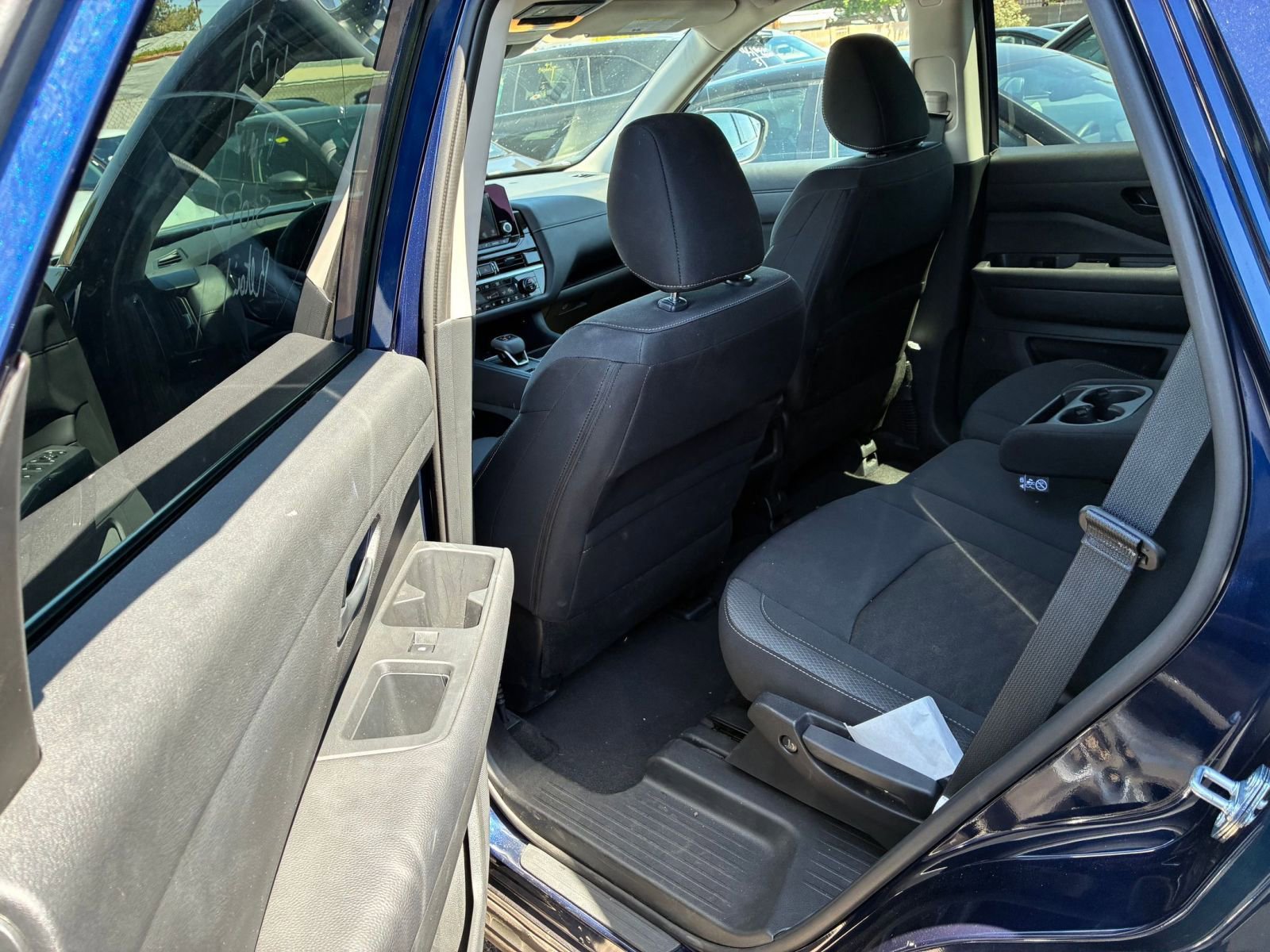 Used 2025 Nissan Pathfinder SV image 18