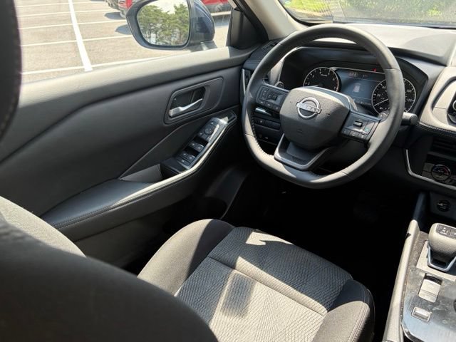 Certified 2026 Nissan Rogue SV FWD image 32