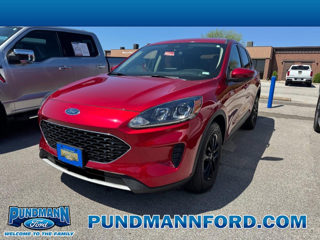Used 2020 Ford Escape SE image 1