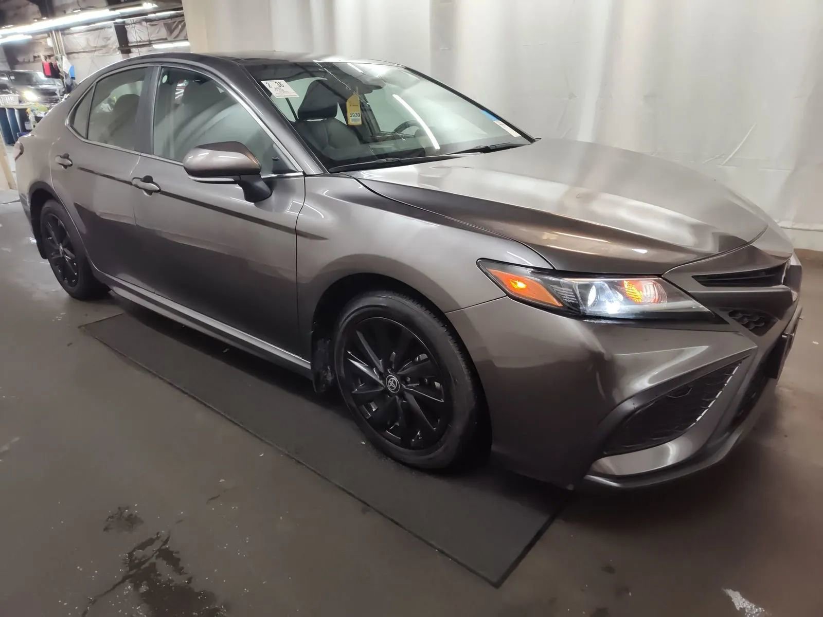 Used 2024 Toyota Camry SE FWD image 4