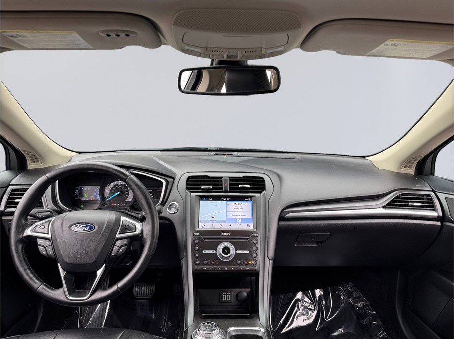 Used 2019 Ford Fusion Energi Titanium FWD image 22