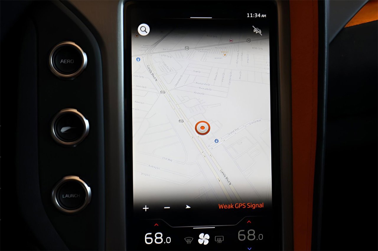 Used 2024 McLaren 750S image 15