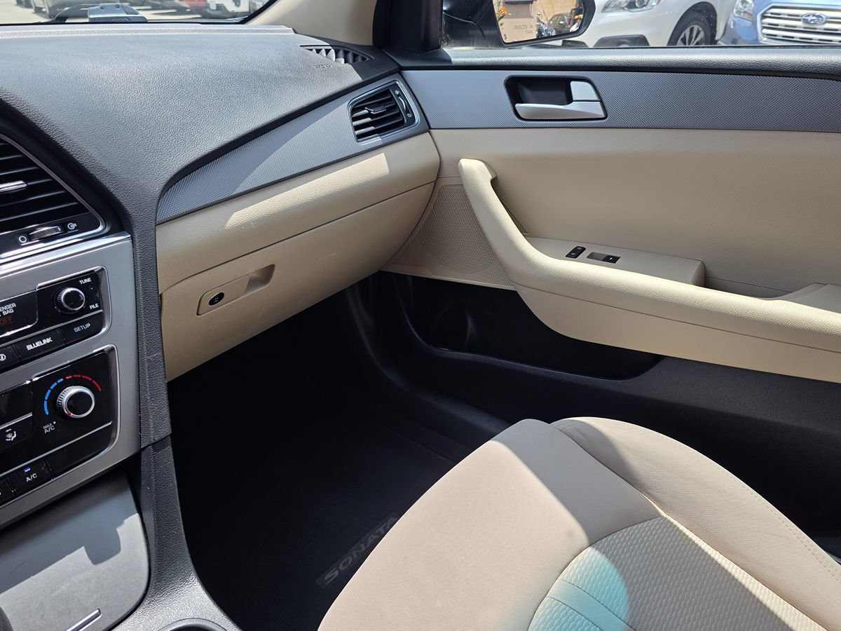 Used 2017 Hyundai Sonata SE FWD image 43