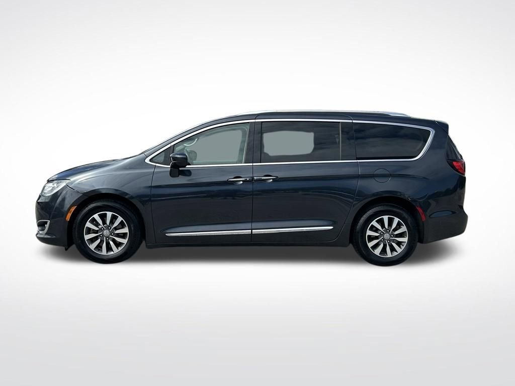 Used 2020 Chrysler Pacifica Touring-L Plus FWD image 2