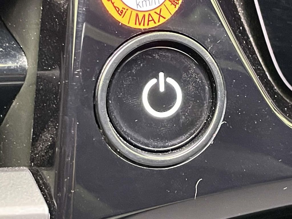 Certified 2025 Porsche Macan 4 Electric image 43