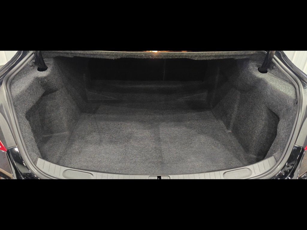 Used 2018 Chevrolet Impala LT FWD image 25