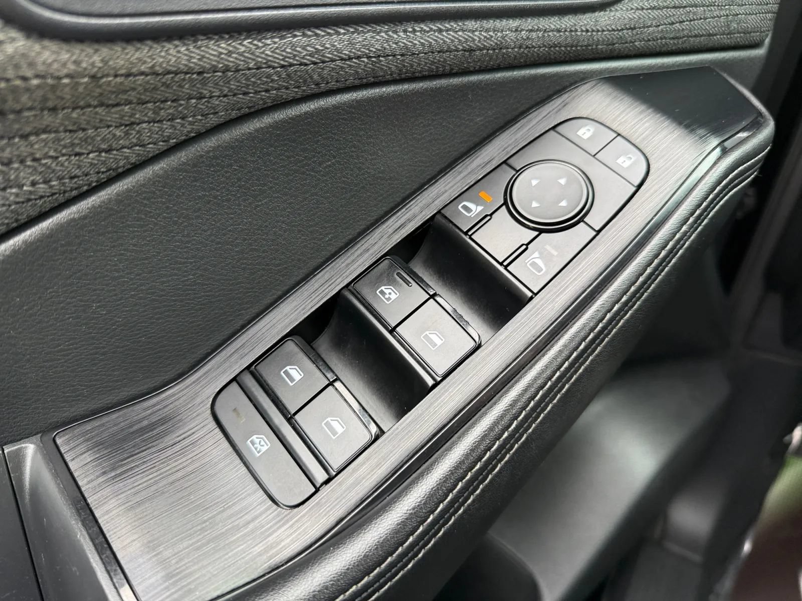 Used 2022 Nissan Rogue SV AWD/4WD image 41