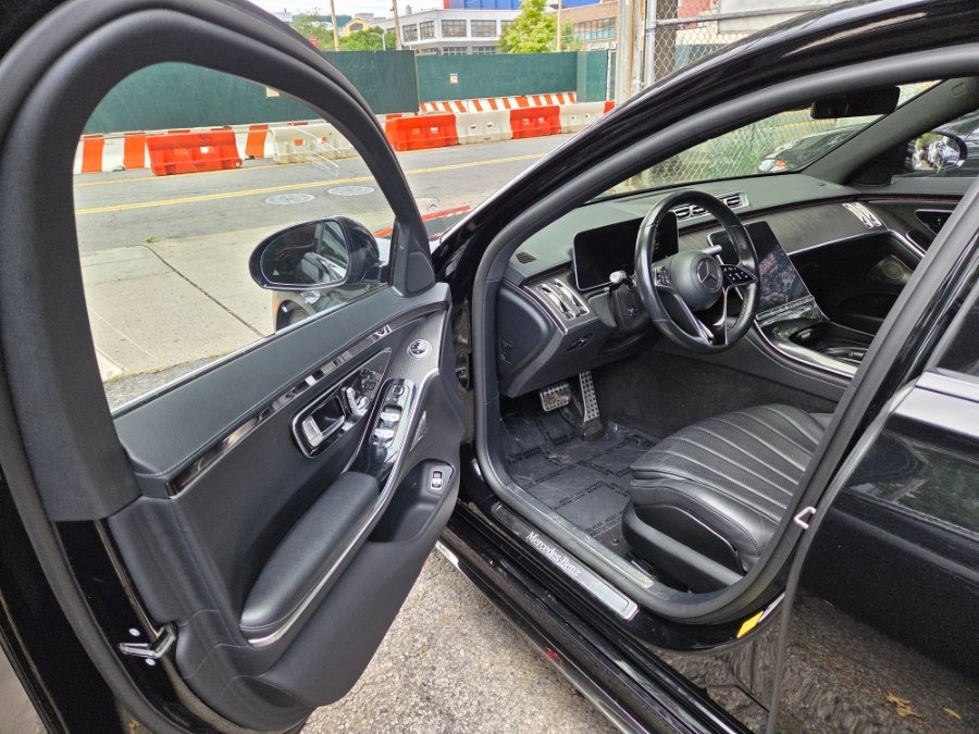 Used 2023 Mercedes-Benz S 500 4MATIC w/ AMG Line image 19
