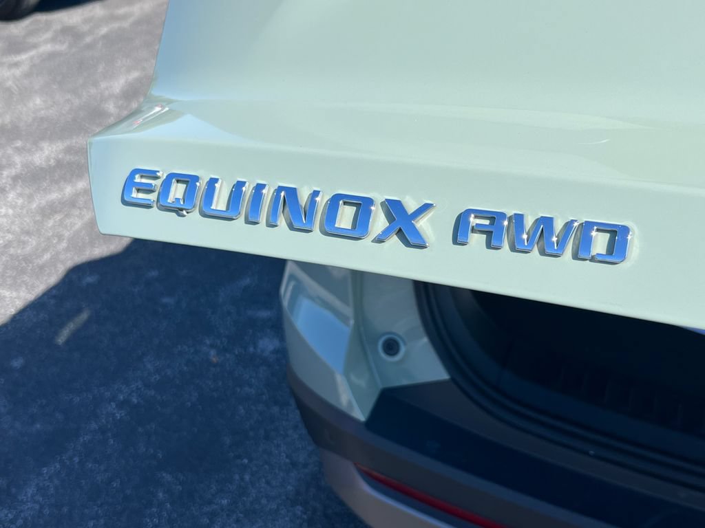 Used 2026 Chevrolet Equinox LT AWD/4WD image 15