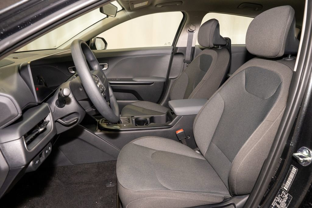 New 2025 Kia K4 LXS image 13