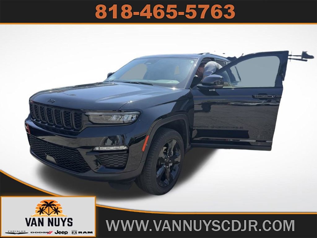 New 2023 Jeep Grand Cherokee Limited w/ Black Appearance Package