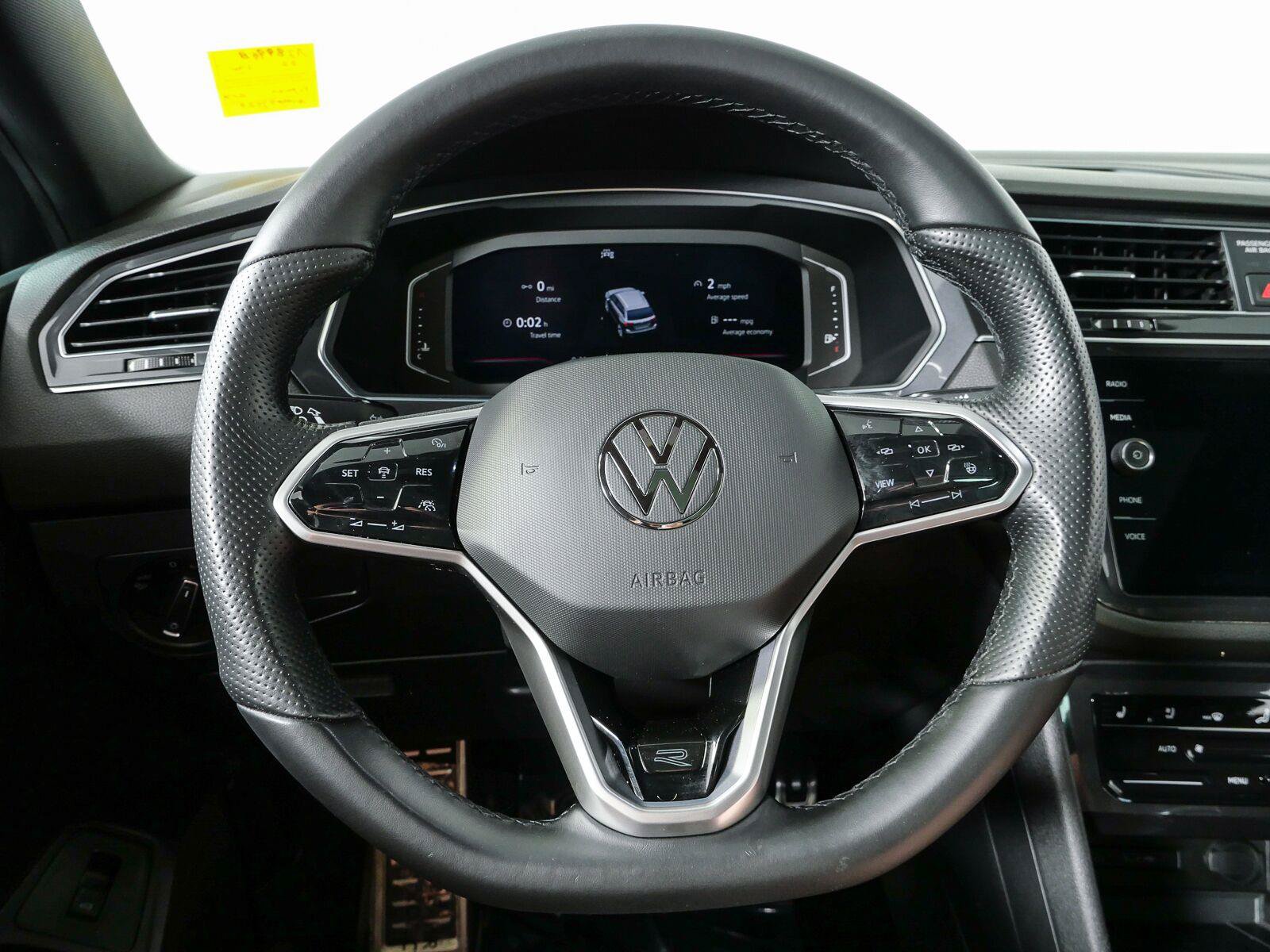 Used 2022 Volkswagen Tiguan SEL R-Line AWD/4WD image 10