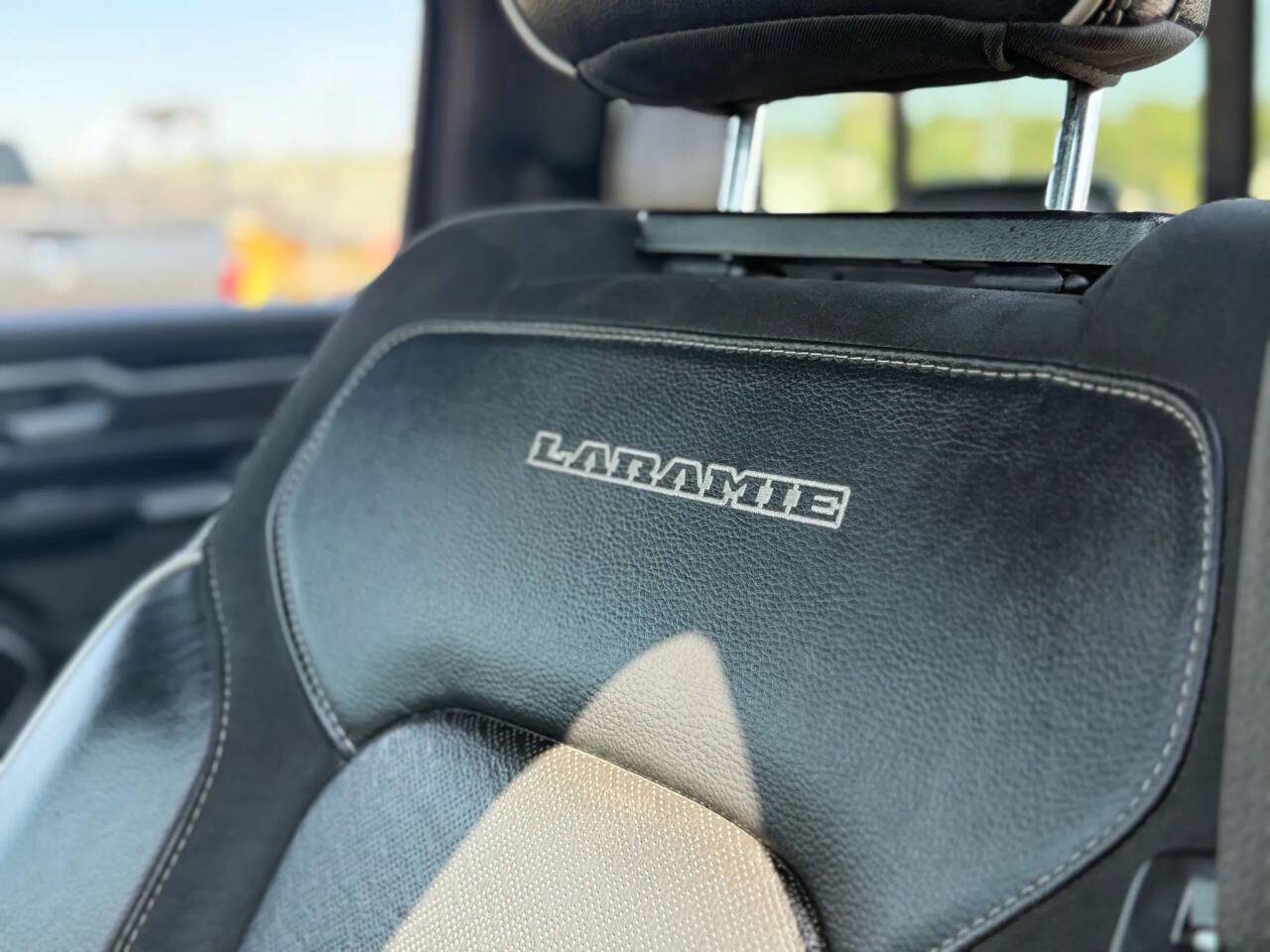 Used 2020 RAM 1500 Laramie AWD/4WD image 12