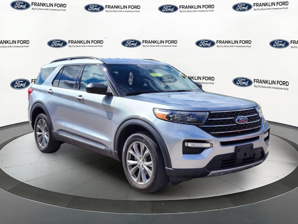 Certified 2022 Ford Explorer XLT w/ Equipment Group 202A AWD/4WD image 7