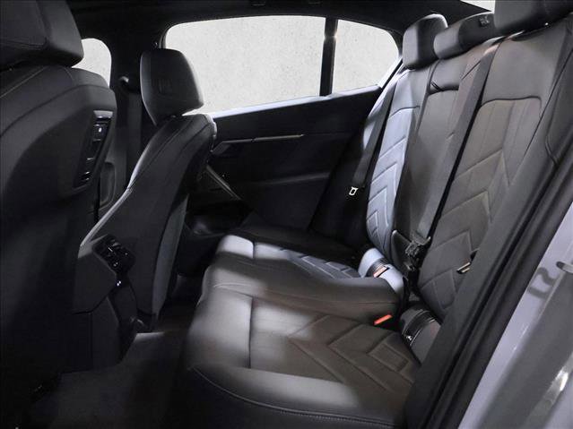 New 2026 BMW i5 eDrive40 AWD/4WD image 17