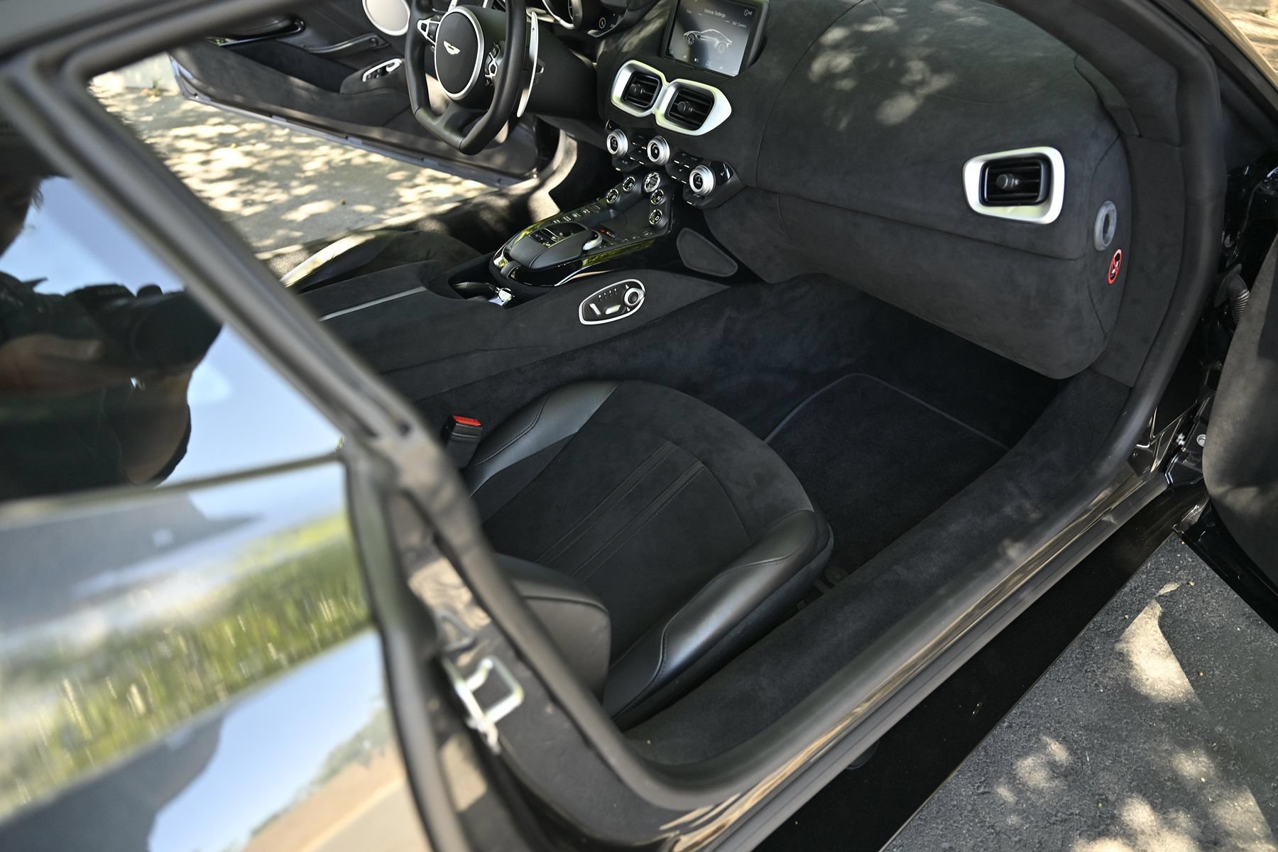 Used 2020 Aston Martin V8 Vantage Coupe RWD image 23