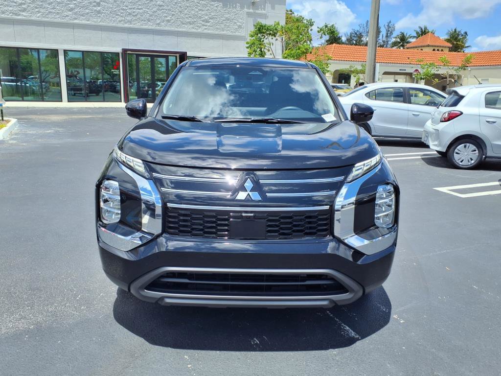 New 2025 Mitsubishi Outlander ES image 5