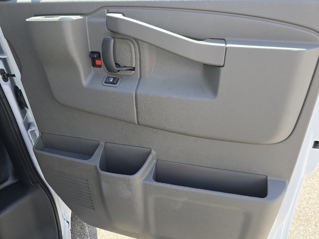 New 2026 Chevrolet Express 2500 w/ Driver Convenience Package image 16
