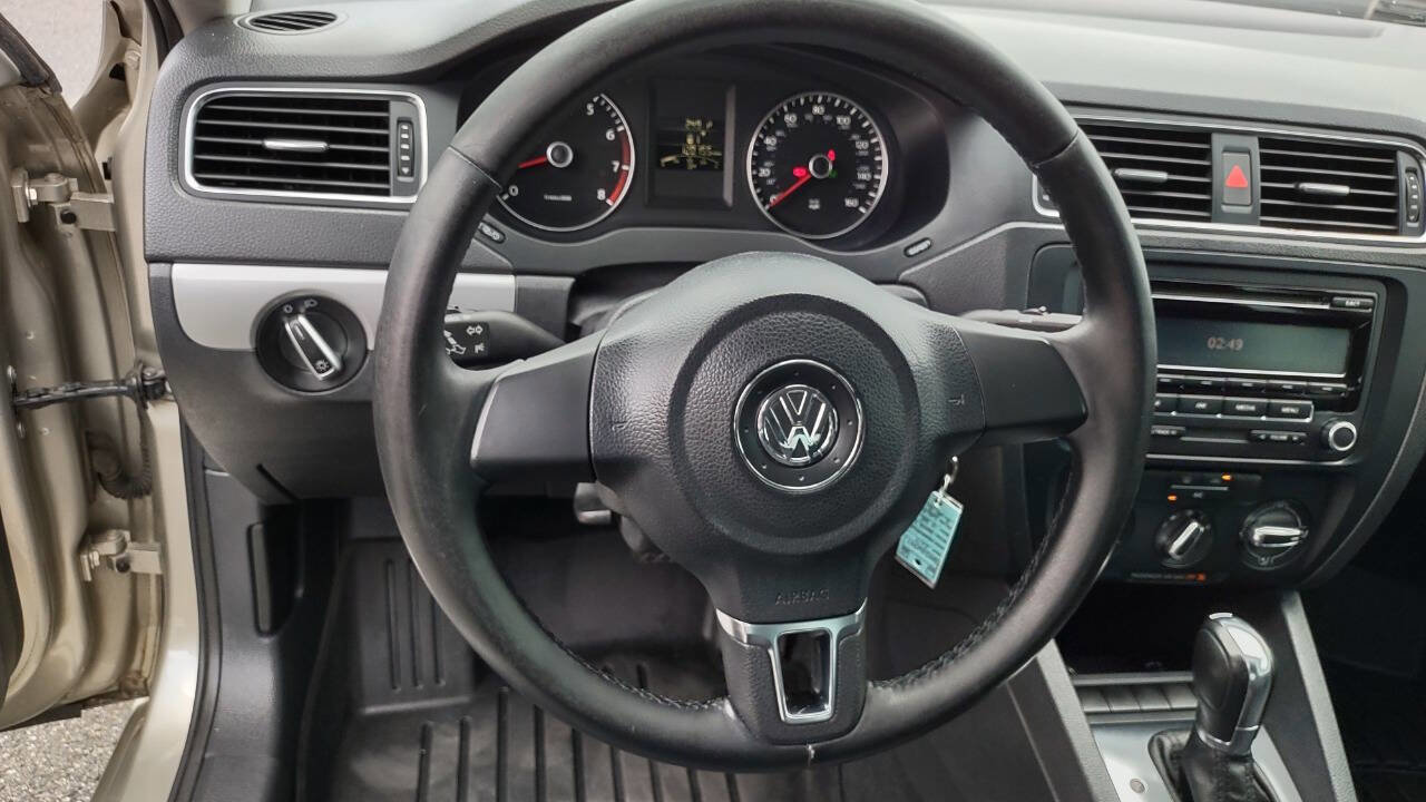 Used 2013 Volkswagen Jetta SE image 12