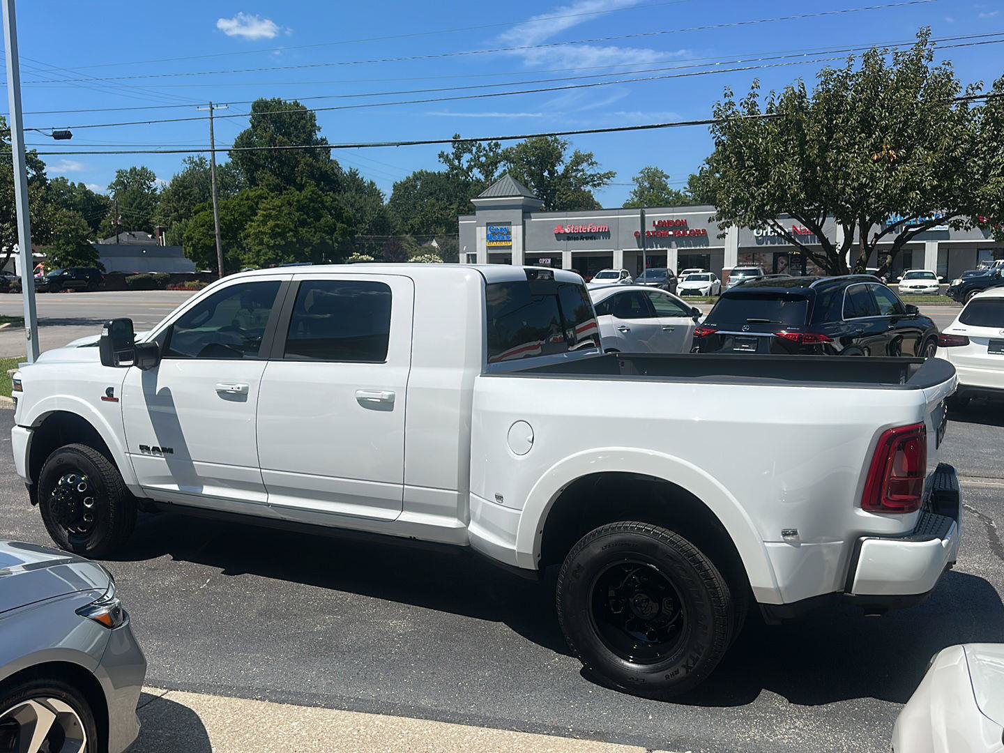 Used 2026 RAM 3500 Limited AWD/4WD image 6