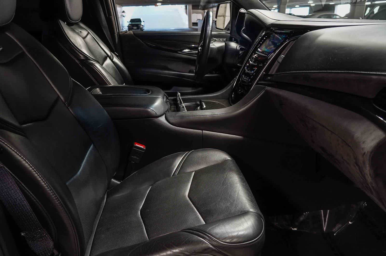 Used 2018 Cadillac Escalade ESV Platinum AWD/4WD image 19