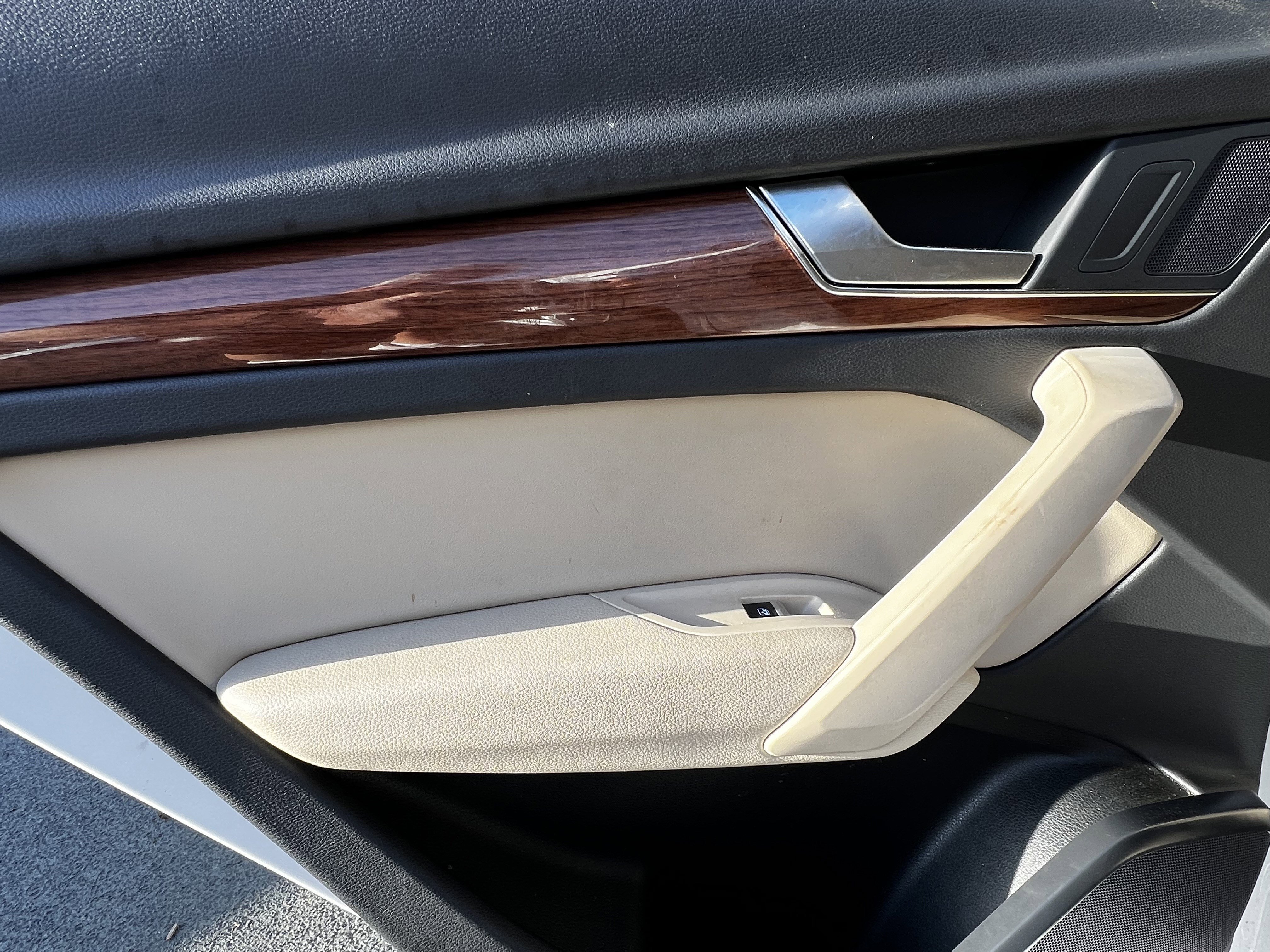 Used 2021 Audi Q5 Premium w/ Convenience Package image 29