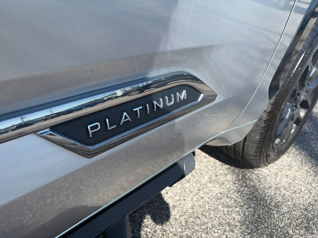 Used 2025 Toyota Tundra Platinum AWD/4WD image 33