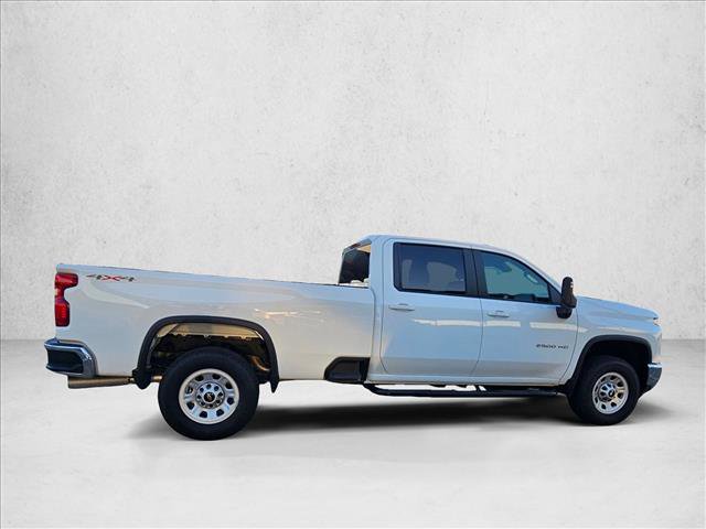 Used 2025 Chevrolet Silverado 2500 LT w/ Convenience Package AWD/4WD image 4