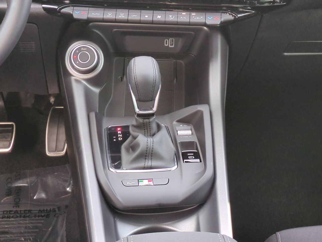 New 2025 Alfa Romeo Tonale AWD/4WD image 18