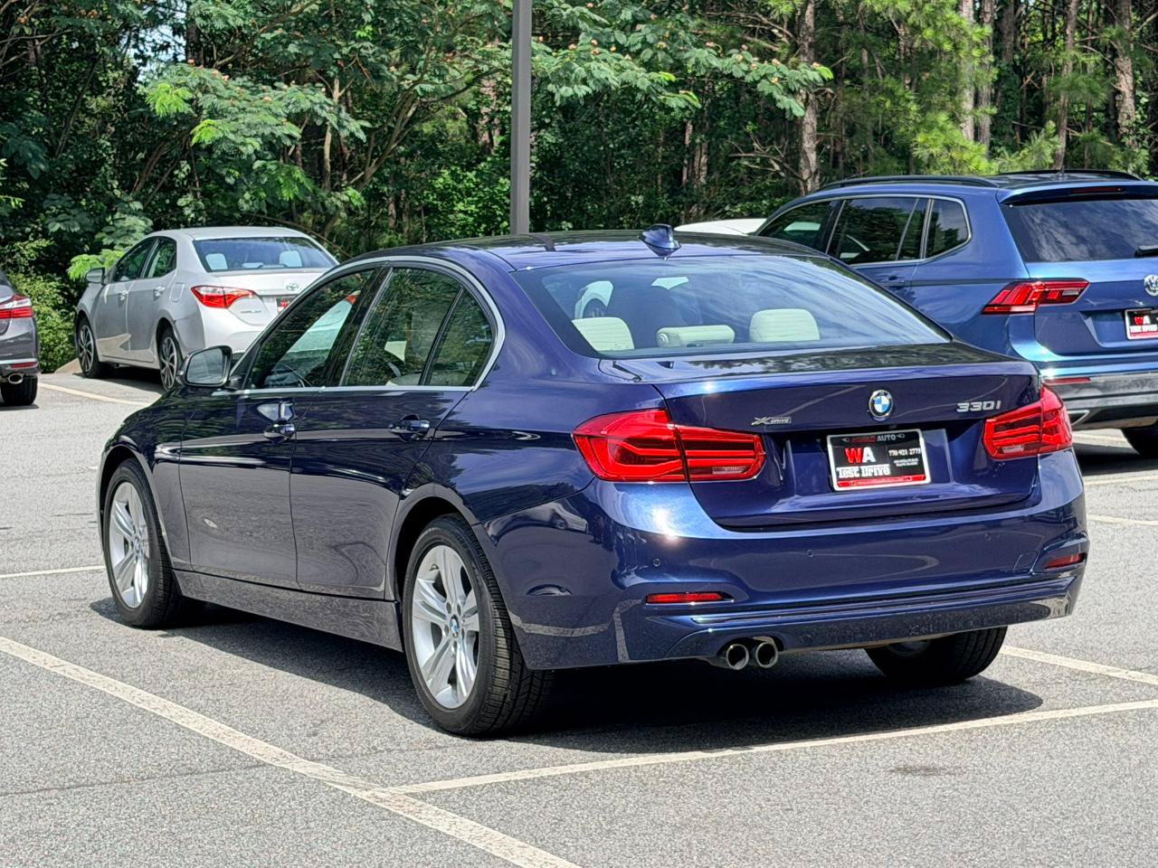 Used 2017 BMW 330i xDrive Sedan AWD/4WD image 7