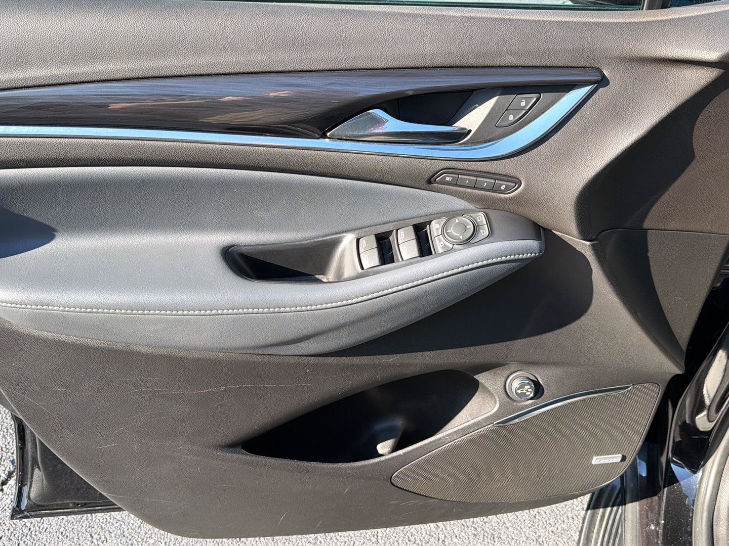 Used 2022 Buick Enclave Premium w/ LPO, Touring Package FWD image 18