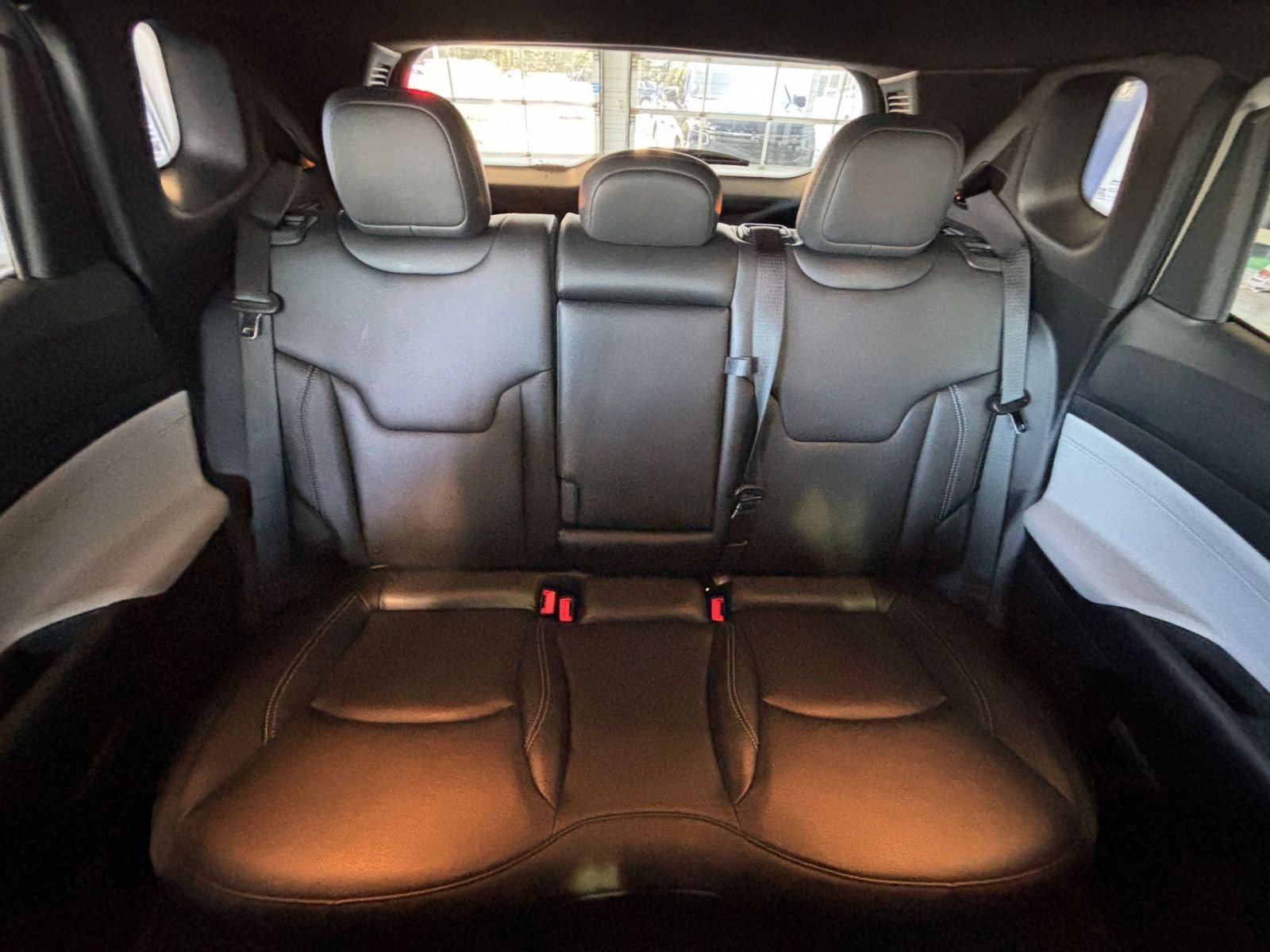 Used 2025 Jeep Compass Limited image 38