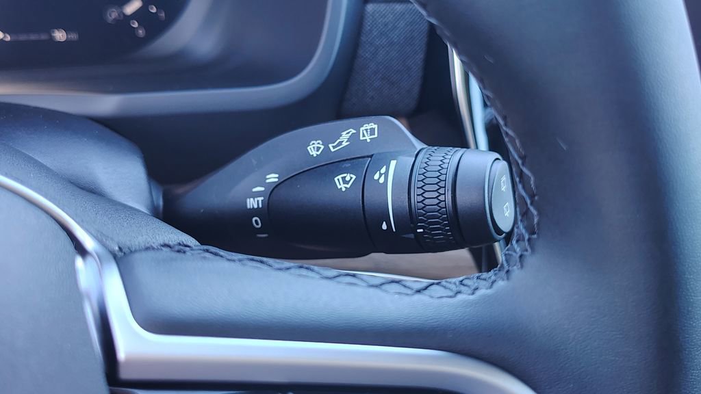 New 2026 Volvo XC90 B6 Plus w/ Protection Package Premier image 17