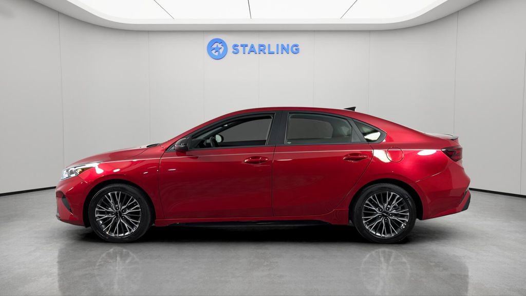 Used 2024 Kia Forte GT-Line w/ GT-Line Premium Package image 4