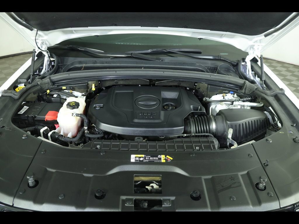 Used 2023 Jeep Grand Cherokee Overland AWD/4WD image 12