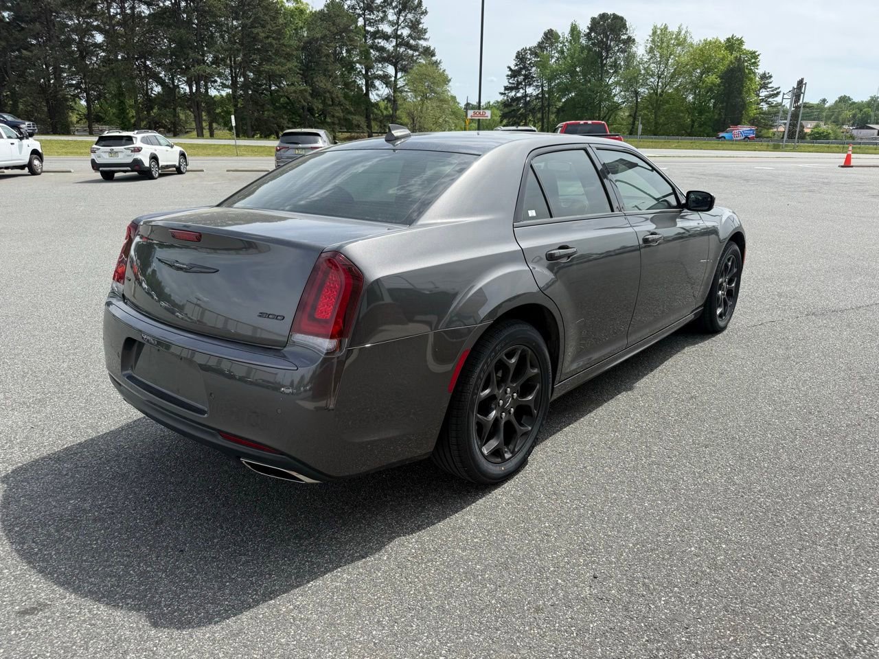 Used 2023 Chrysler 300 Touring L w/ Popular Equipment Group image 8