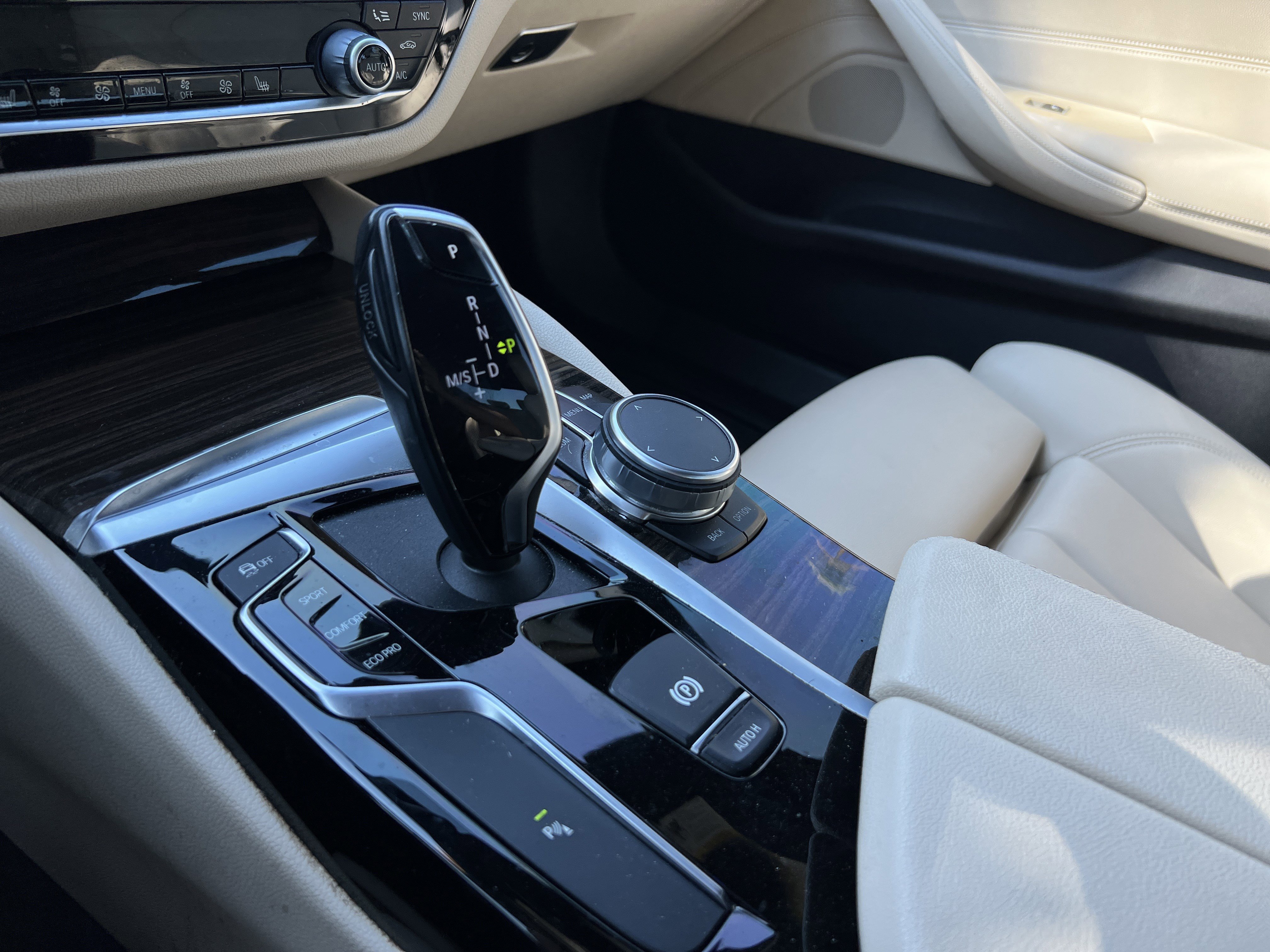 Used 2020 BMW 530i xDrive image 26