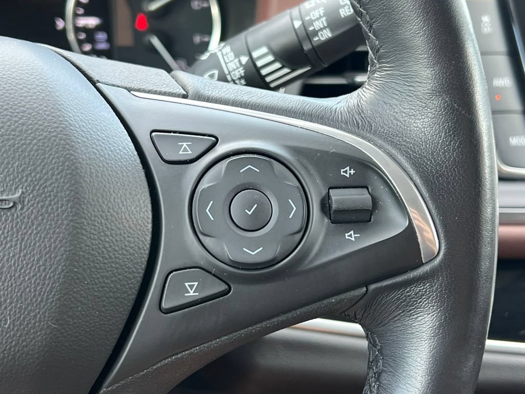 Used 2021 Buick Enclave Avenir w/ Avenir Technology Package AWD/4WD image 24