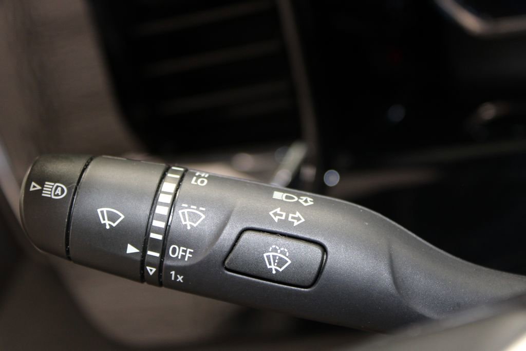 Used 2025 GMC Sierra 1500 SLT image 48