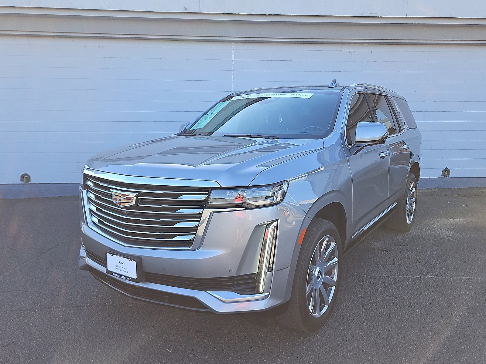 Certified 2024 Cadillac Escalade Premium Luxury Platinum w/ Heavy-Duty Trailer Package image 1