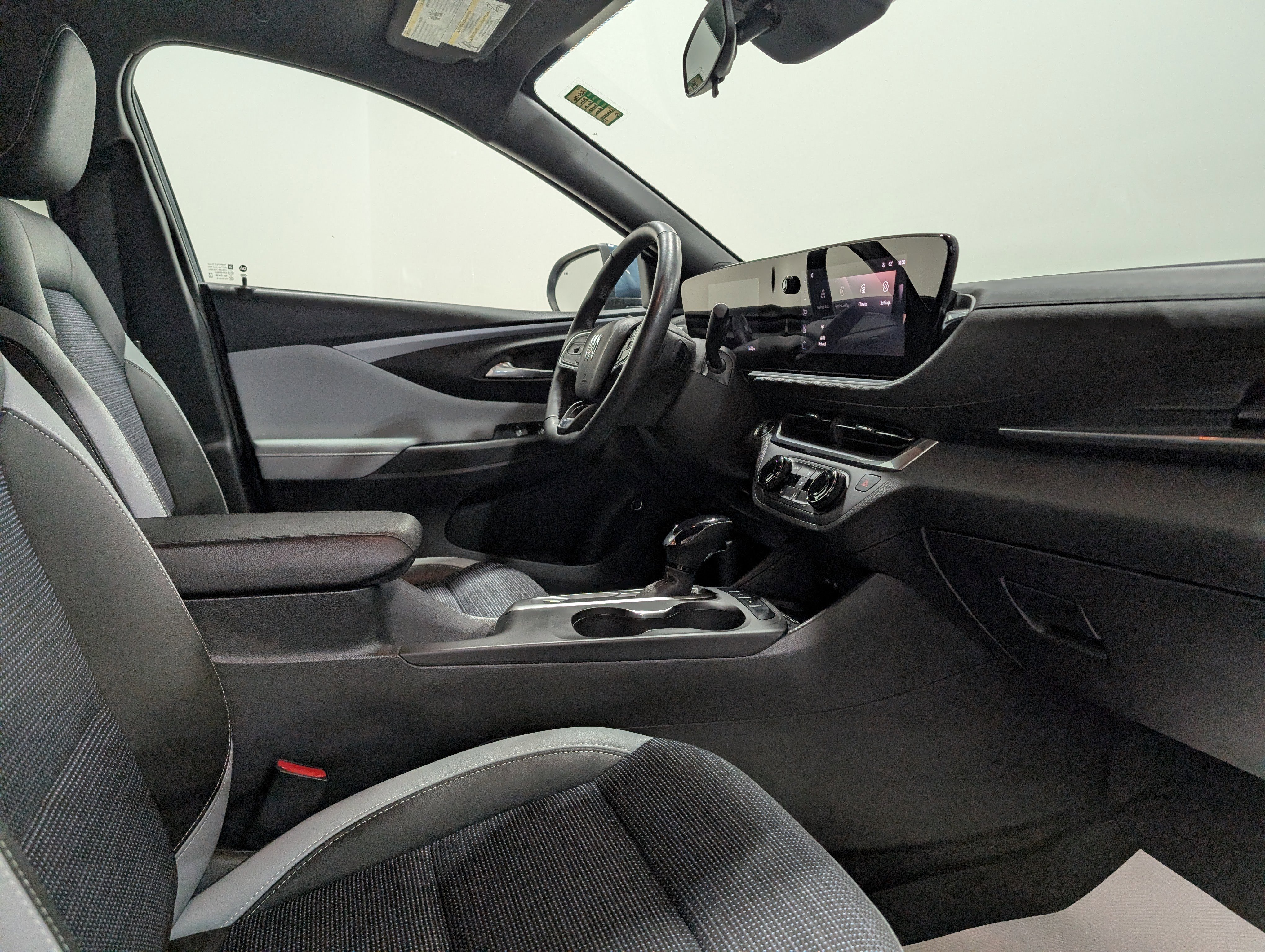 Used 2024 Buick Envista Preferred w/ Convenience I Package image 17